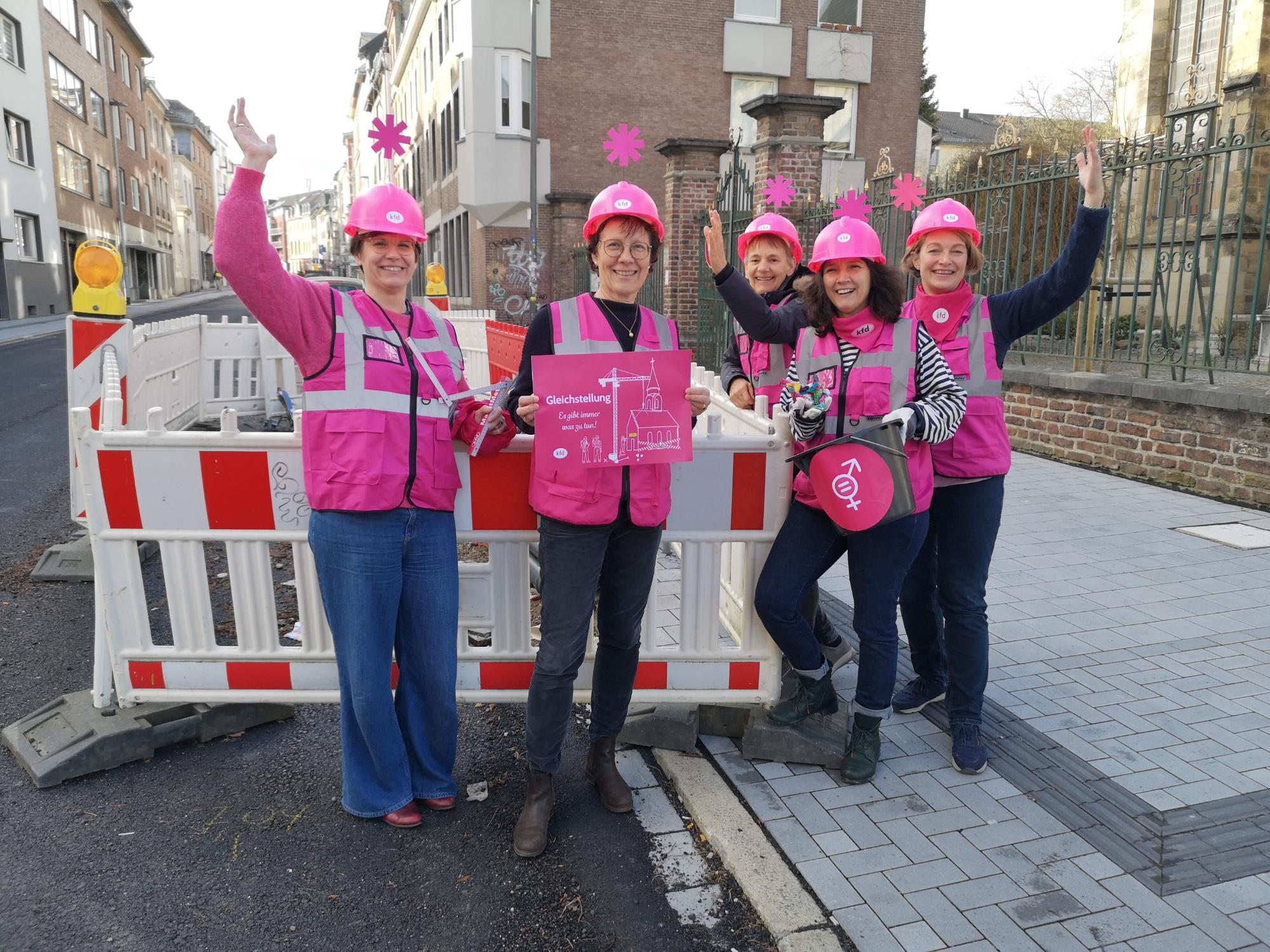 kfd-Aachen_Rosenmontagszug_2024.jpg